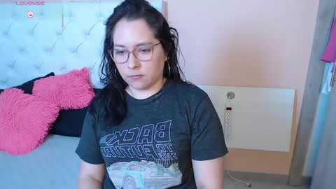 Snapshot of may_bloom chatting on 01.17.26 May online show from 01.17.26