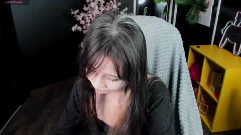 Snapshot of may_lings chatting on 04.12.26 may_lings online show from 04.12.26