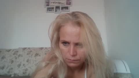 Snapshot of maya0087 chatting on 10.09.25 maya0087 online show from 10.09.25