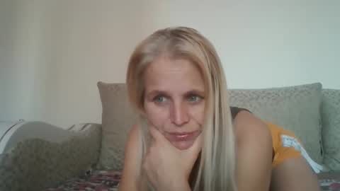 Snapshot of maya0087 chatting on 10.17.25 maya0087 online show from 10.17.25