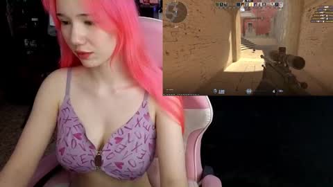 Snapshot of maya_viola chatting on 11.19.25 Maya Viola online show from 11.19.25