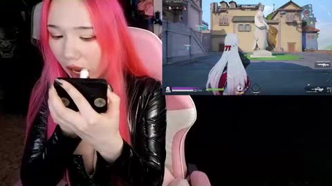 Snapshot of maya_viola chatting on 11.26.25 Maya Viola online show from 11.26.25