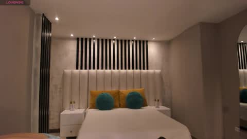 M A Y A    H O F F M A N online show from 11.20.25