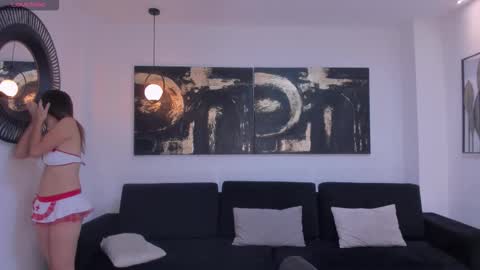 Snapshot of mayahoffman_ chatting on 02.05.26 M A Y A H O F F M A N online show from 02.05.26