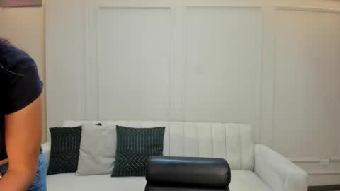 Snapshot of mayahoffman_ chatting on 02.09.26 M A Y A H O F F M A N online show from 02.09.26