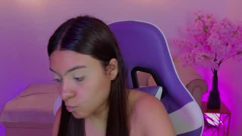 Snapshot of mayavexx chatting on 06.03.26 Maya Vexx online show from 06.03.26