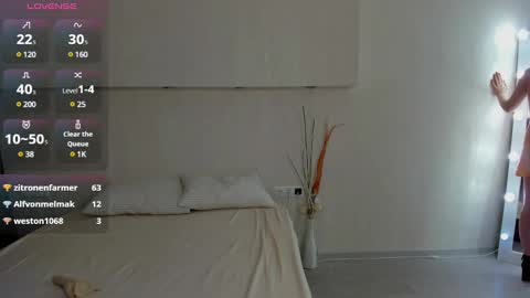 Snapshot of maybe_mia chatting on 01.31.25 Mia GMT2 Mon 3-9 AM Tue 3-9 AM Wed 3-9 AMThur 10 AM - 4 PM Fri 3-9 AM Sat 3-9 AM Sun 3-9 AM. online show from 01.31.25