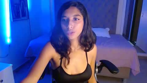 Snapshot of maydivaxox chatting on 01.30.25 MAYA online show from 01.30.25