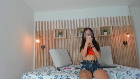 Maye Wells online show from 01.12.26