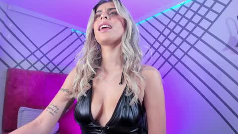 Snapshot of mayli_xx chatting on 12.07.24 ALIS online show from 12.07.24