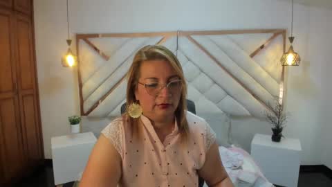 Mailyn online show from 03.08.25