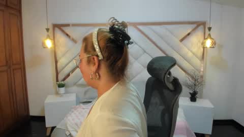 Mailyn online show from 03.10.25