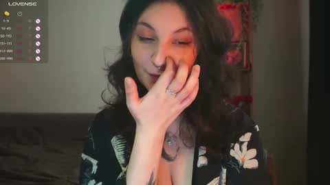 Snapshot of maymary_ chatting on 05.07.26 Mary . online show from 05.07.26