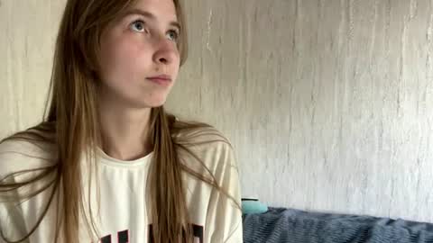 Snapshot of mayrabereznak chatting on 07.20.26 Merry online show from 07.20.26