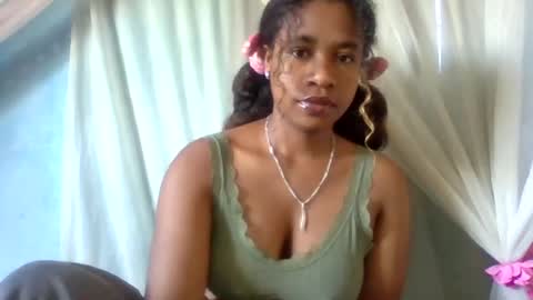 Snapshot of mayrah5 chatting on 07.17.26 mayrah online show from 07.17.26