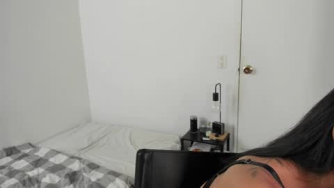 Snapshot of mazikeen_18 chatting on 04.23.26 mazikeen_18 online show from 04.23.26