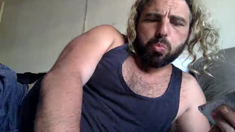 Snapshot of mazl0w chatting on 12.09.24 mazl0w online show from 12.09.24