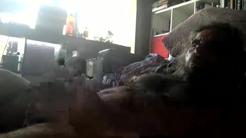 Snapshot of mazl0w chatting on 01.04.25 mazl0w online show from 01.04.25