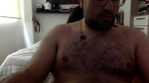 Snapshot of mbotve chatting on 04.17.26 VzlaMan online show from 04.17.26