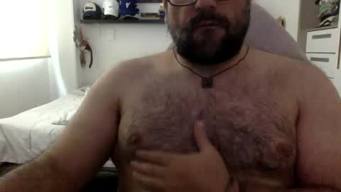 Snapshot of mbotve chatting on 04.27.26 VzlaMan online show from 04.27.26