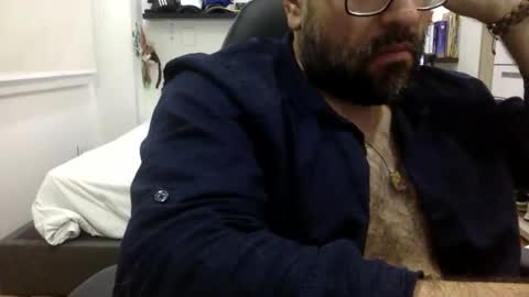 Snapshot of mbotve chatting on 05.04.26 VzlaMan online show from 05.04.26