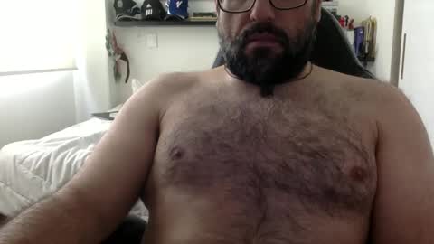 Snapshot of mbotve chatting on 05.06.26 VzlaMan online show from 05.06.26