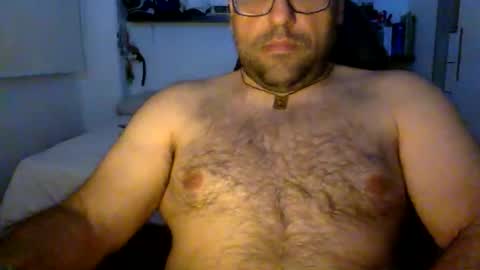 Snapshot of mbotve chatting on 05.19.26 VzlaMan online show from 05.19.26