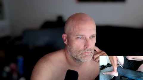 Snapshot of mcinside chatting on 09.28.25 mcinside online show from 09.28.25