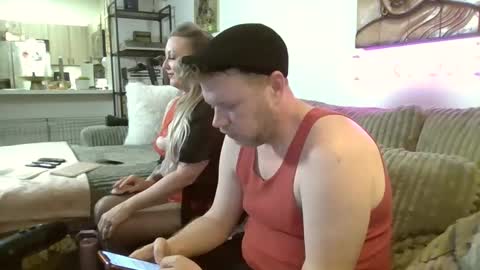 Snapshot of me2283 chatting on 02.15.25 me2283 online show from 02.15.25