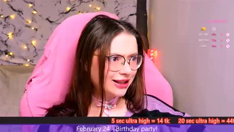 Snapshot of me_hanna chatting on 02.18.25 Hanna online show from 02.18.25