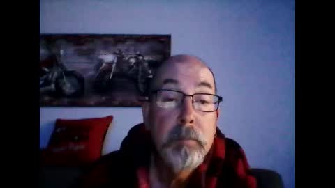 Snapshot of meathome3 chatting on 05.09.26 me at home online show from 05.09.26