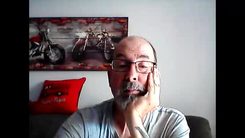 Snapshot of meathome3 chatting on 05.10.26 me at home online show from 05.10.26