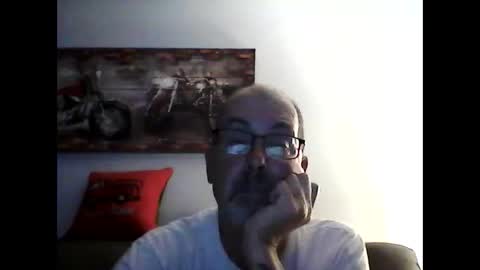 Snapshot of meathome3 chatting on 05.18.26 me at home online show from 05.18.26