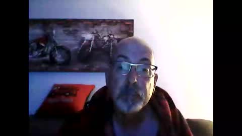 Snapshot of meathome3 chatting on 06.08.26 me at home online show from 06.08.26