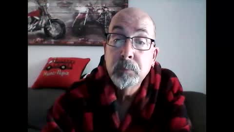 Snapshot of meathome3 chatting on 06.10.26 me at home online show from 06.10.26