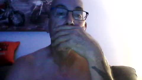 Snapshot of meathome3 chatting on 08.01.26 me at home online show from 08.01.26