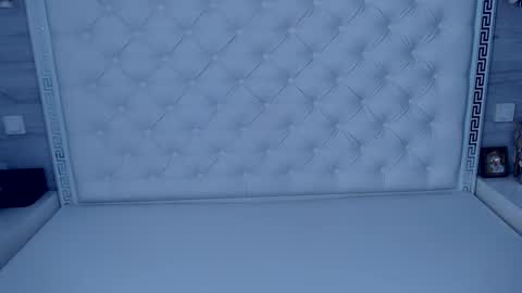 Medeea Bee online show from 10.04.25