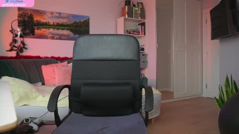 Milena online show from 12.10.24