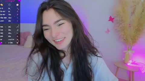 Snapshot of medina_andress chatting on 05.08.26 Dina online show from 05.08.26