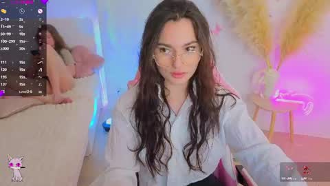 Snapshot of medina_andress chatting on 06.28.26 Dina online show from 06.28.26