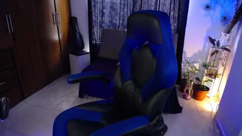 Snapshot of medusa_025 chatting on 02.16.25 Coral online show from 02.16.25