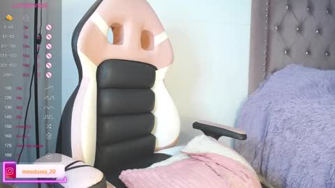 Snapshot of medusa_20 chatting on 02.27.25 Johana  online show from 02.27.25