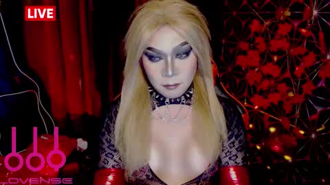 THE QUEEN ALPHA   Queen Medusa Prey online show from 11.06.25