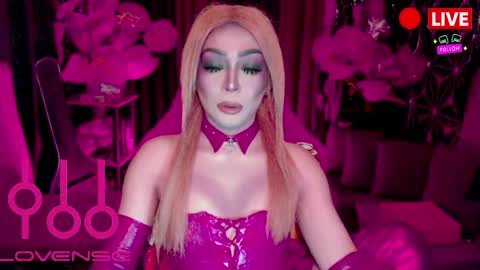 THE QUEEN ALPHA   Queen Medusa Prey online show from 04.17.26