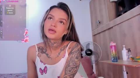 Snapshot of medussa13 chatting on 11.17.25 medussa13 online show from 11.17.25