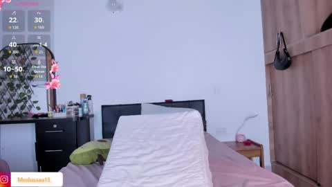 medussa13 online show from 04.15.26