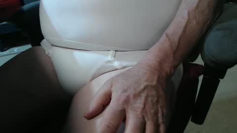 Snapshot of mee9090e900 chatting on 09.17.25 mee9090e900 online show from 09.17.25