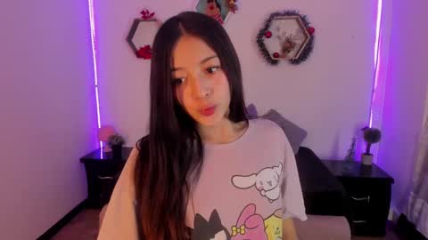 Snapshot of meelanny_ds chatting on 12.23.24   online show from 12.23.24