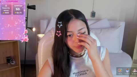Snapshot of meelanny_ds chatting on 01.26.25   online show from 01.26.25