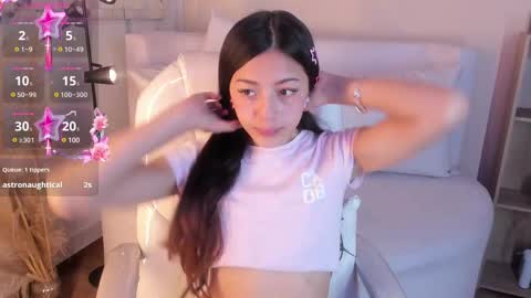 Snapshot of meelanny_ds chatting on 03.07.25   online show from 03.07.25